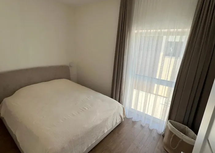 Modern 2 With Balcony In بالانغا