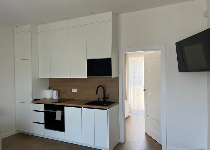 Modern 2 With Balcony In شقة